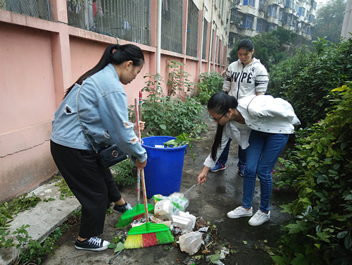 护理学院学生党支部践行十九大精神创建美丽校园