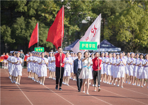 我校第十五届运动会开幕