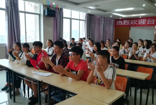 副校长杜贵芳担任电商与旅游学院教导员并与学生两次见面(3).jpg