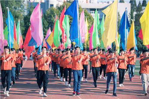 我校第十五届运动会开幕