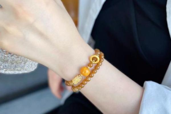 属狗戴什么首饰运气好 属狗戴什么首饰运气好平安健康