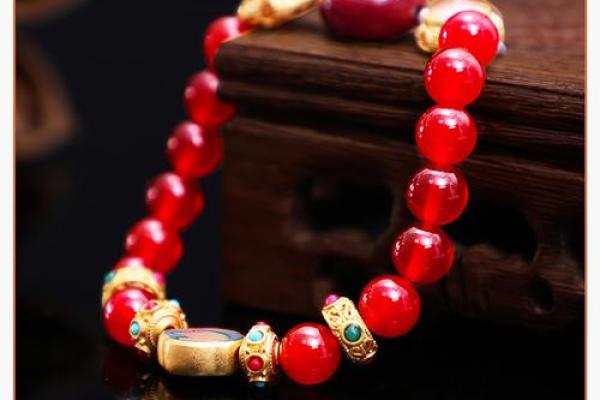 83年属猪人2025年佩戴什么 83年属猪人2025年佩戴什么手链